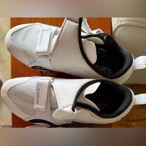 SUPERREP Cycling peloton Shoes
LIKE NEW 🚵‍♀️ Ladies sz 7.5 NIKE